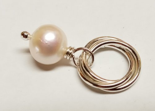 Judy Ellis's Top 5 Weaves for Chain Mail Beginners - , Chain Maille Jewelry, , Mobius Pearl Drop Earrings